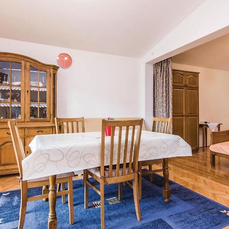 4 Bedroom Awesome Apartment In Starigrad מראה חיצוני תמונה