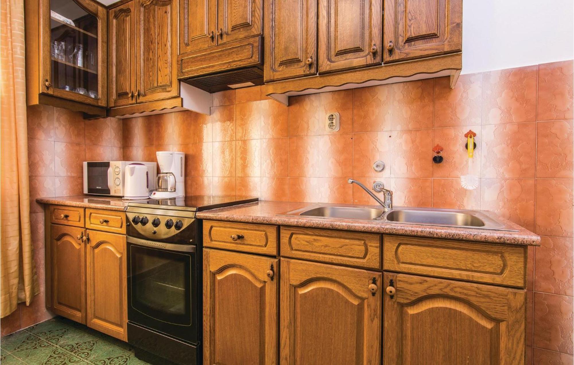 4 Bedroom Awesome Apartment In Starigrad מראה חיצוני תמונה